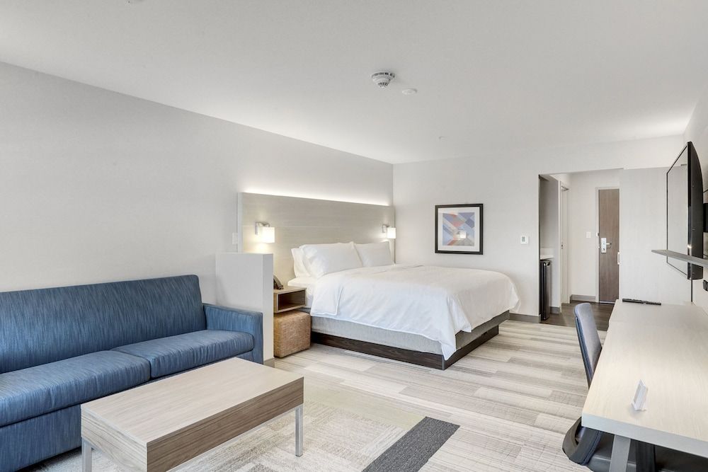 Holiday Inn Express & Suites LOCKPORT by IHG 2