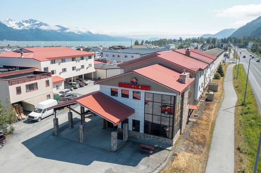 Breeze Inn Hotel & Motel 1