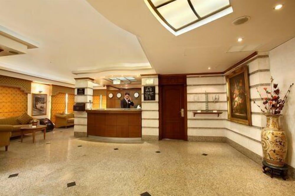 Capri Hotel Suites 2