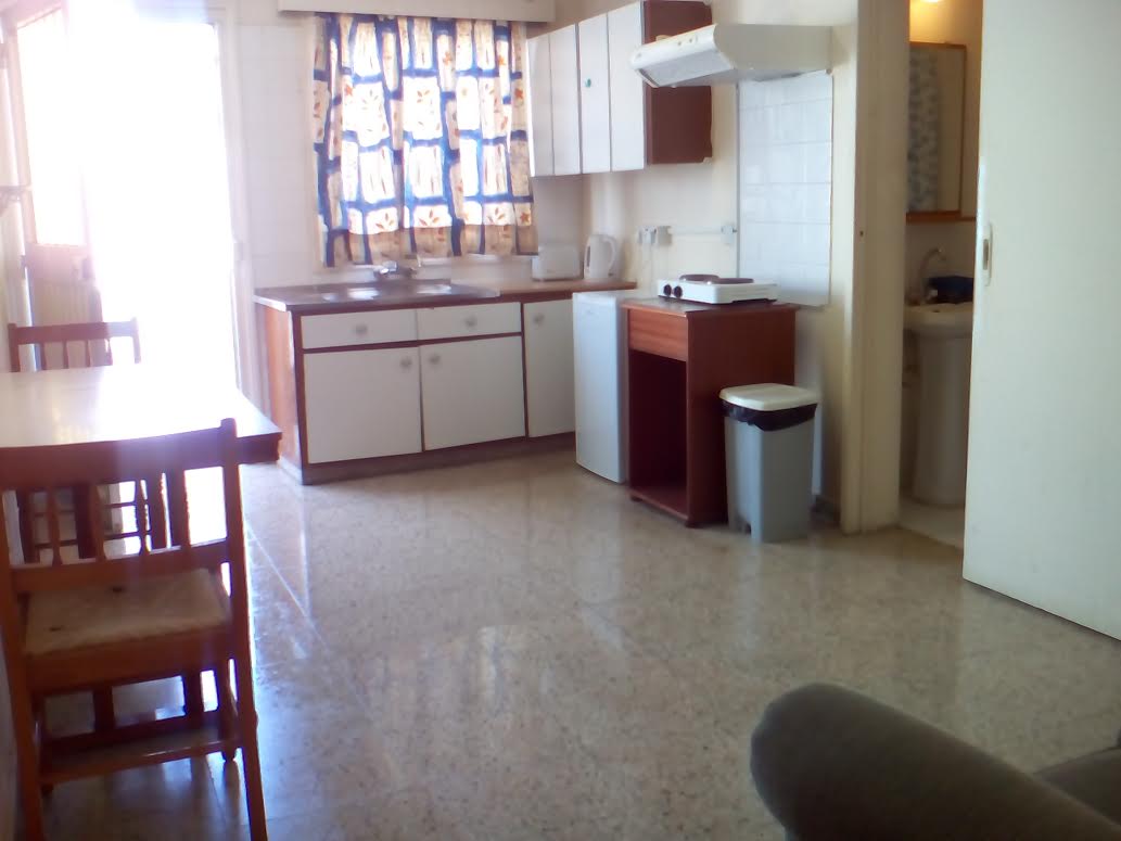 Flora Maria Hotel and Annex Apartments 1