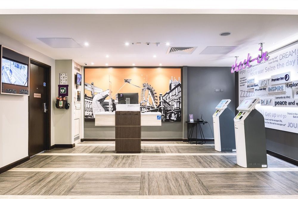 Premier Inn Wokingham Town Centre 2