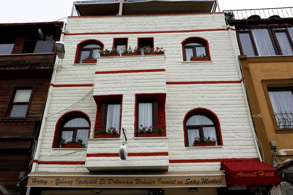 Ararat Hotel 1