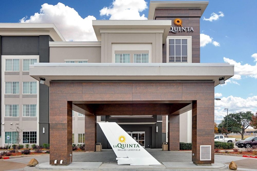 La Quinta by Wyndham Dallas Love Field 1