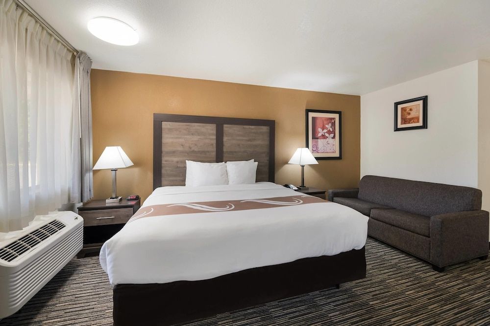 Quality Inn & Suites Lufkin 1