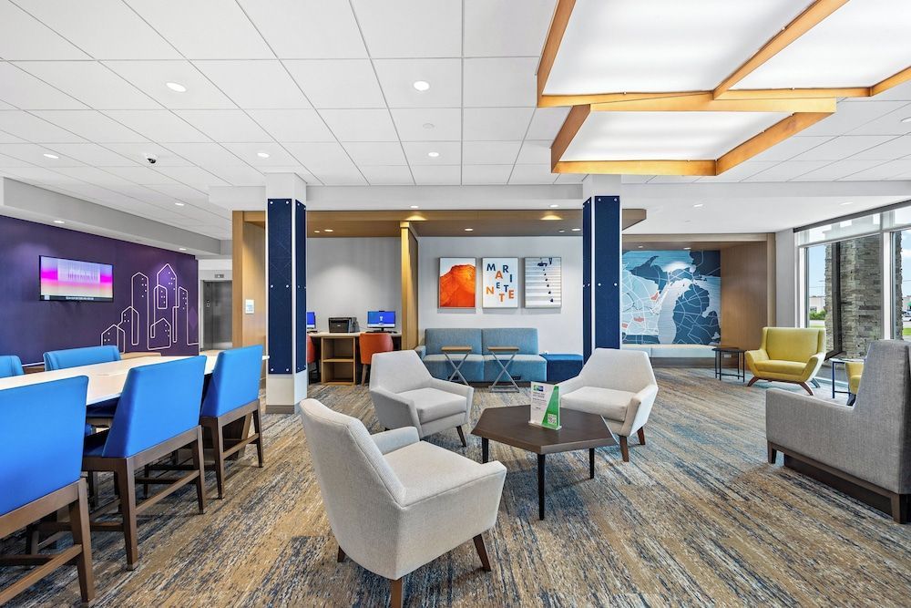 Holiday Inn Express & Suites MARINETTE by IHG 1