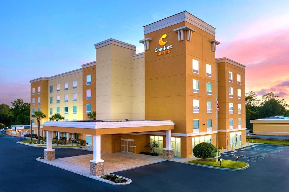 Comfort Suites Lake City 1