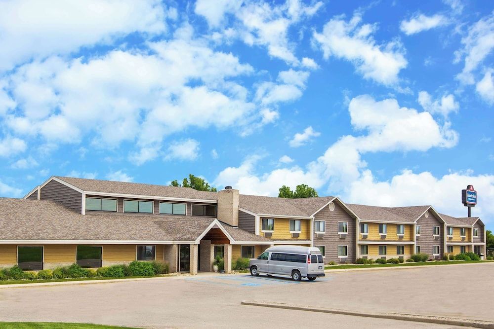 AmericInn by Wyndham Clear Lake 1