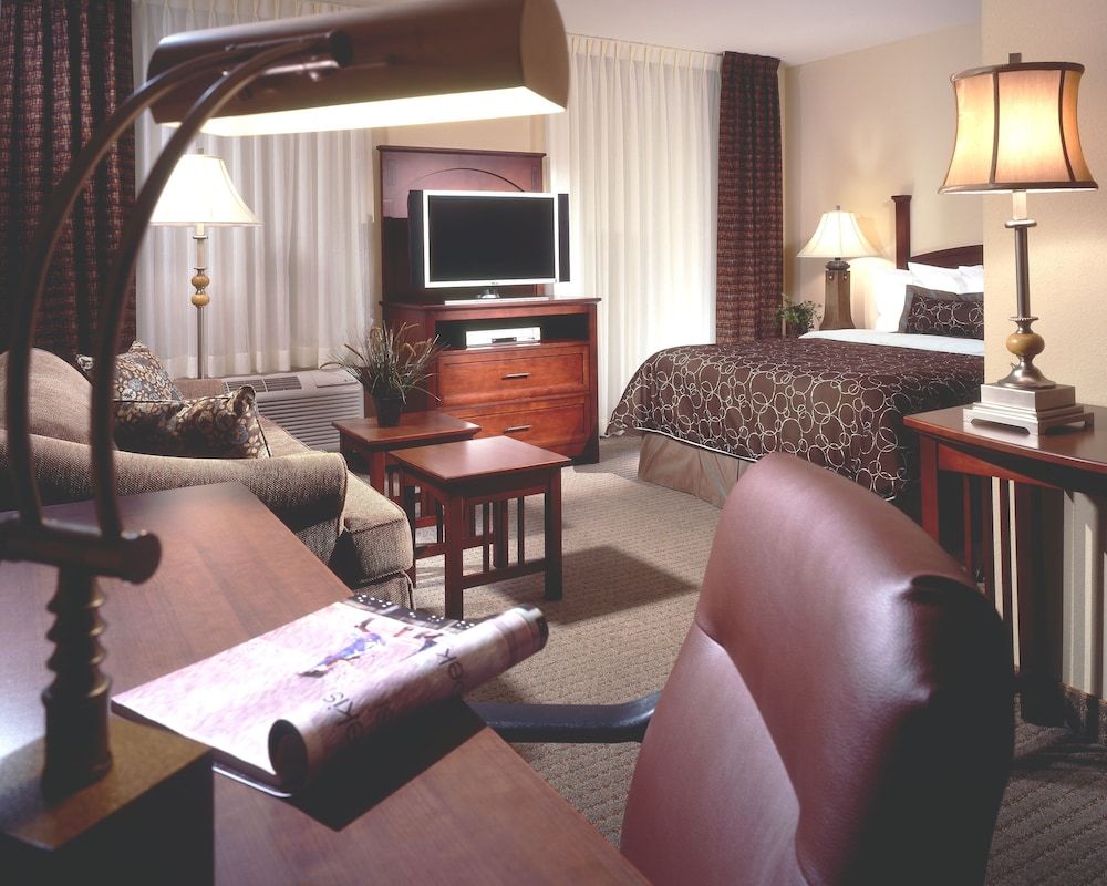 Staybridge Suites MILWAUKEE AIRPORT SOUTH by IHG 2