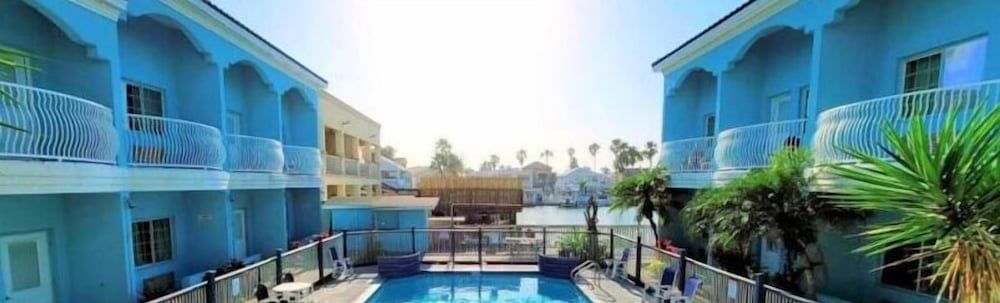 Casa Bella Hotel and Suites 1