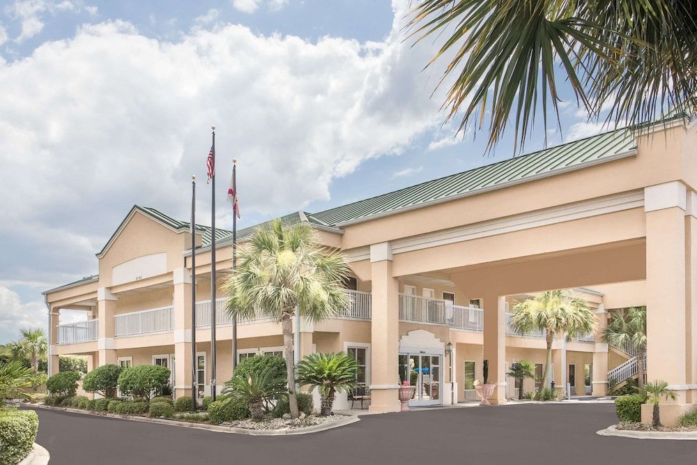Baymont by Wyndham Crestview 1