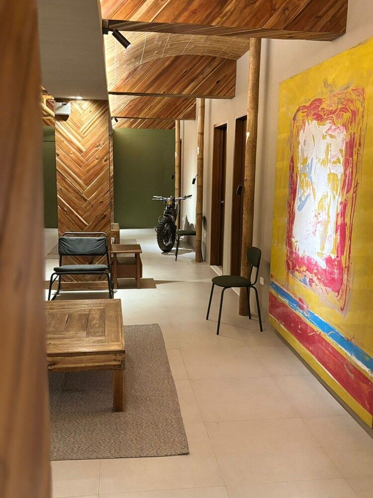 Lakwa Motel Lio Beach 2