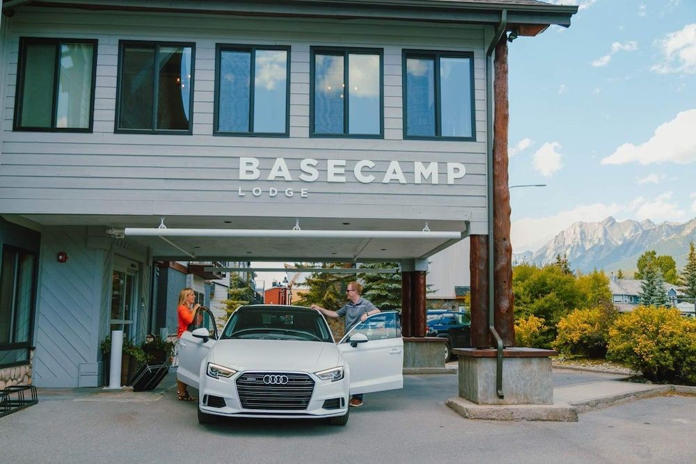 Basecamp Lodge Canmore 1