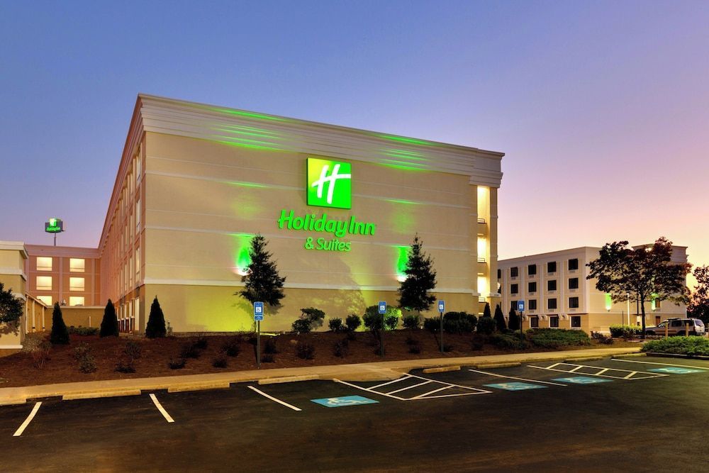 Holiday Inn & Suites ATLANTA AIRPORT-NORTH by IHG 1