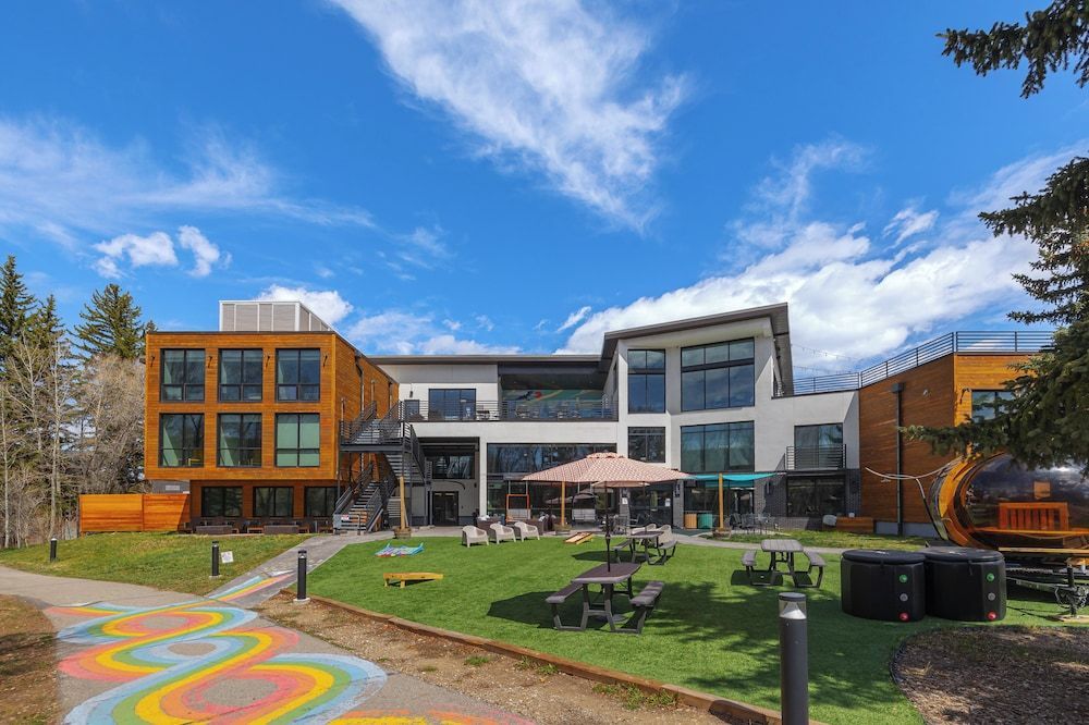 The Block Hotel & Commons 1