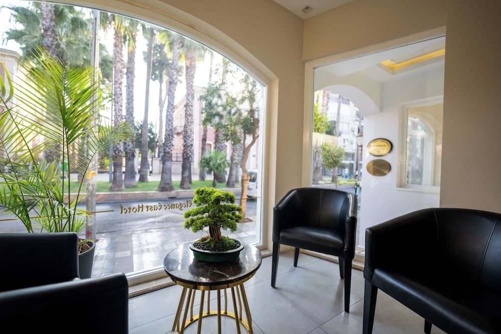 Elegance East Hotel - Boutique Class 2