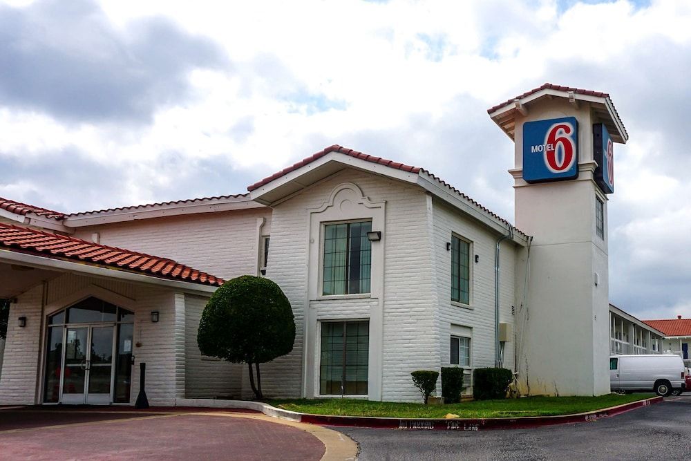 Motel 6 Euless, TX - DFW West 1