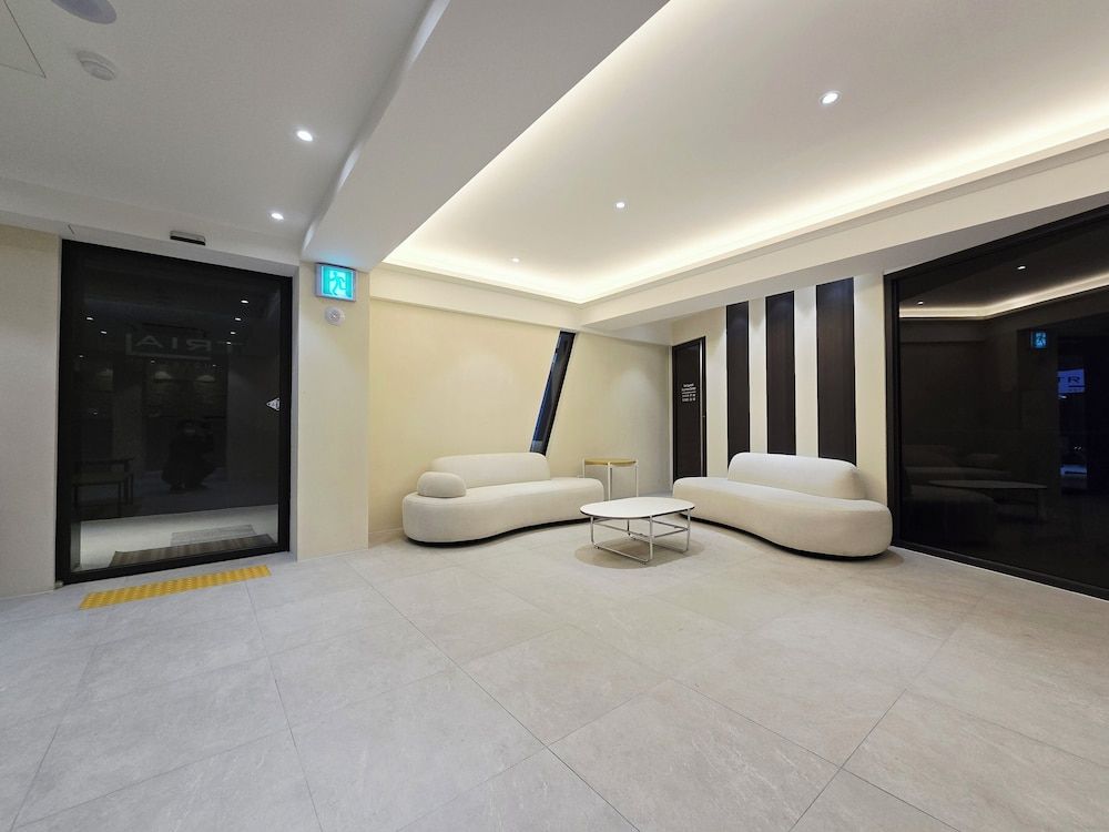 Tria Business & Boutique Hotel 2