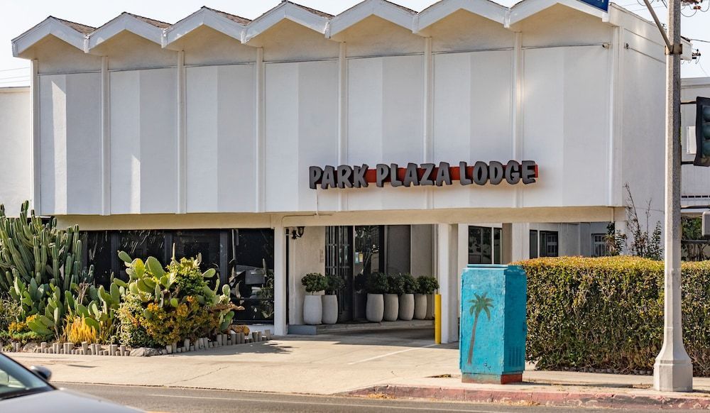 Park Plaza Lodge Hotel 1