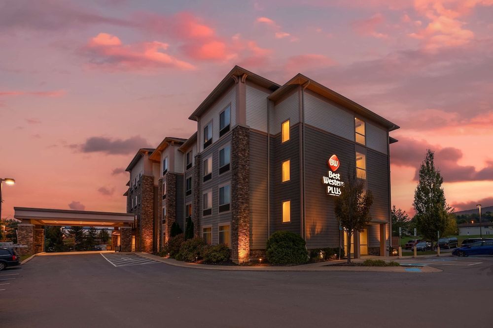 Best Western PLUS University Park Inn & Suites 1