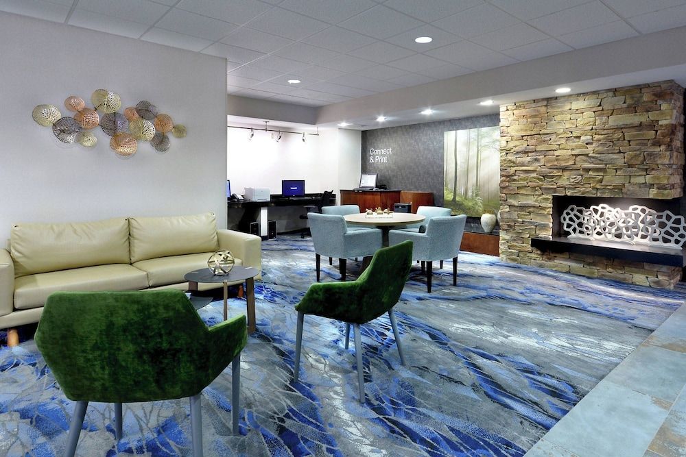 Fairfield by Marriott Inn & Suites Charlottesville North 2