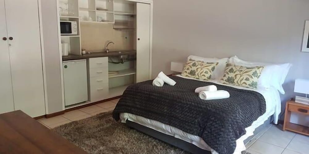 A' Queenslin Guesthouse 2