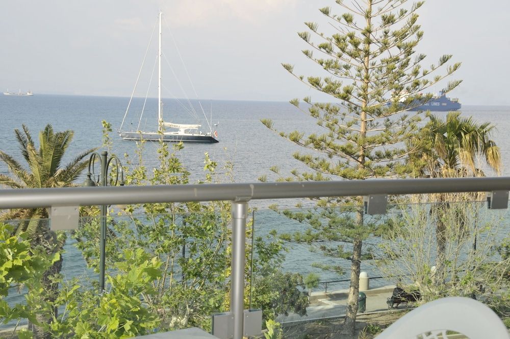 Bristol Sea View Apartments 2