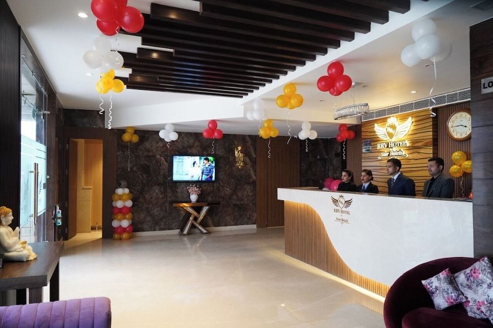 Pravasa Premier by RRV Hotel 1