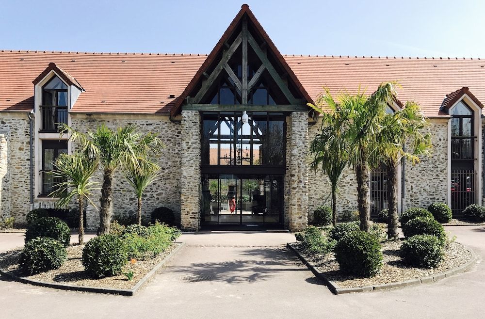 Hotel Les Suites - Domaine de Crécy 2