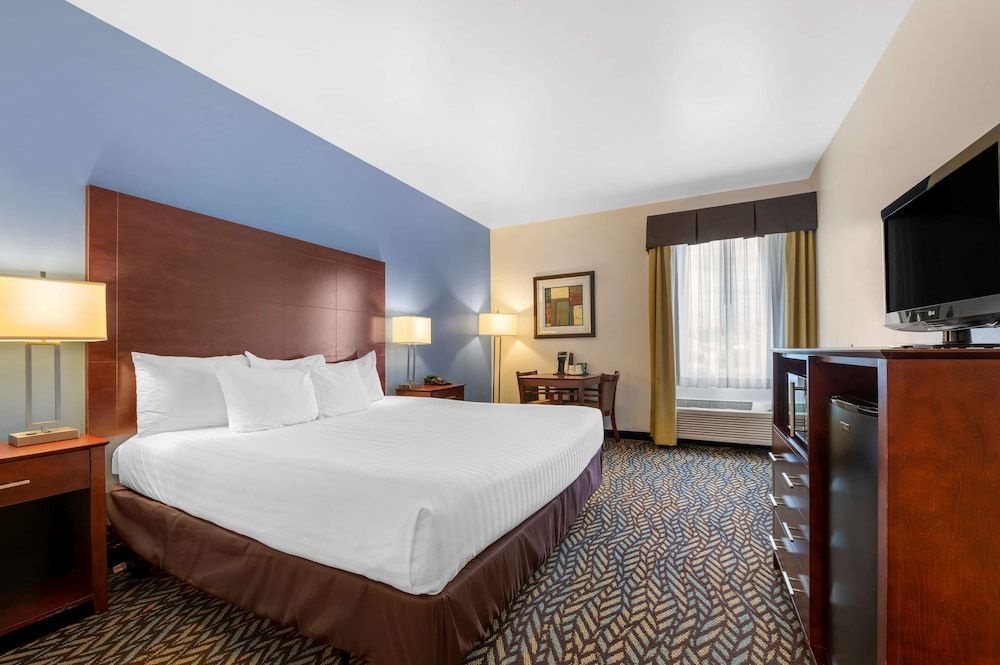 Best Western Plus Covered Bridge Inn 1