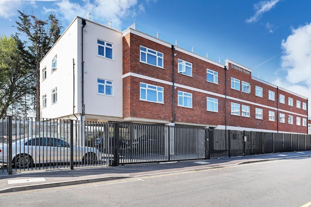 St Martins House Luxury Apts. Ruislip 1