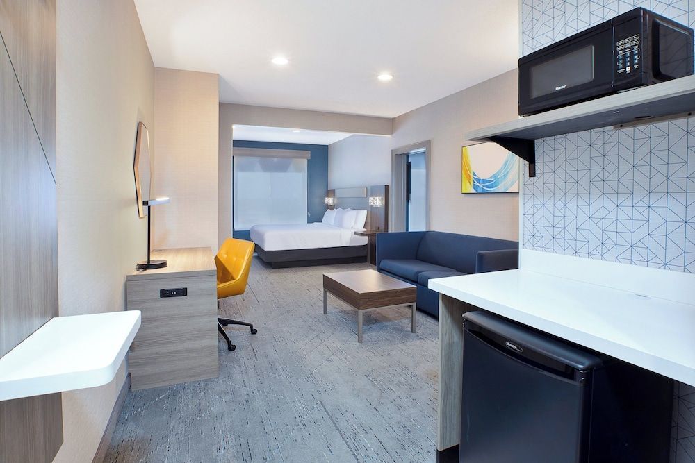 Holiday Inn Express & Suites YOUNGSTOWN N (WARREN/NILES) by IHG 2