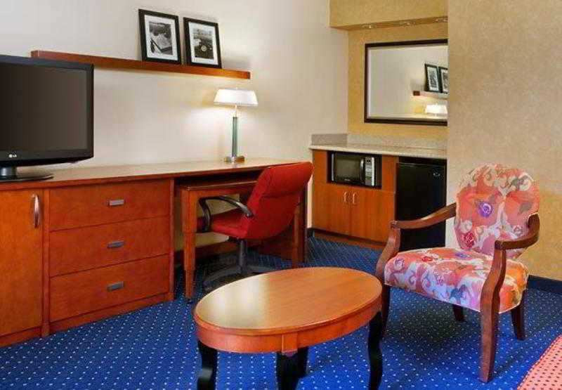 Courtyard by Marriott Atlanta Windy Hill/Ballpark 1