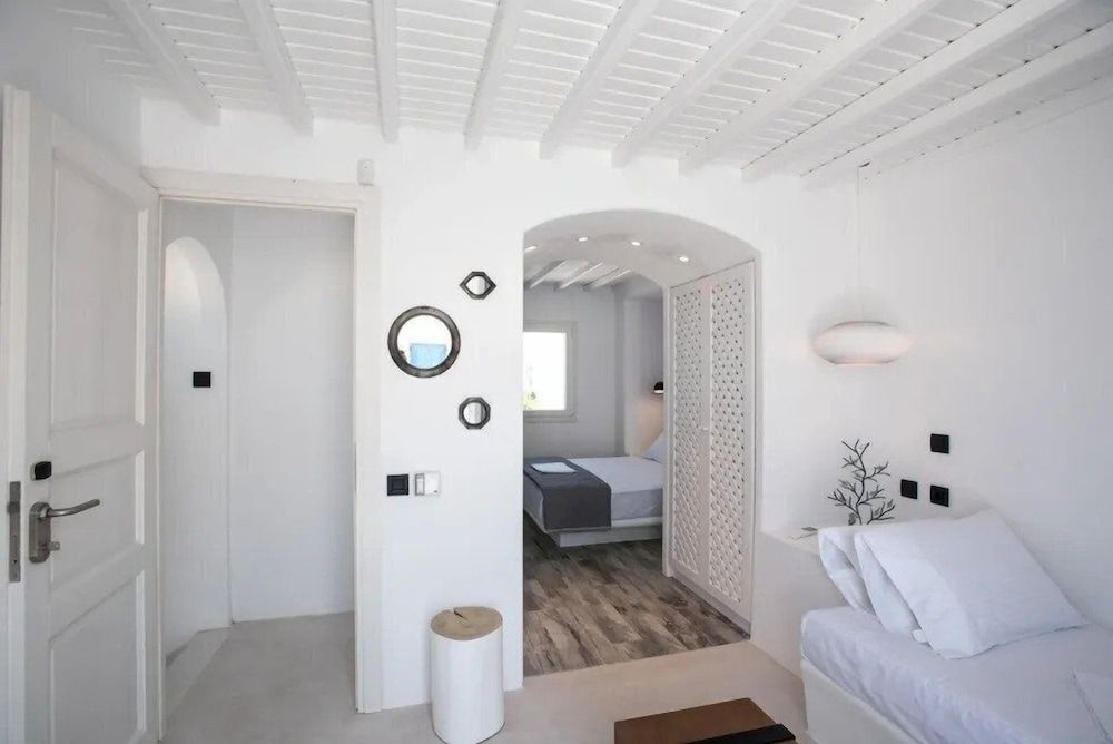 Mykonos High Cloe 2