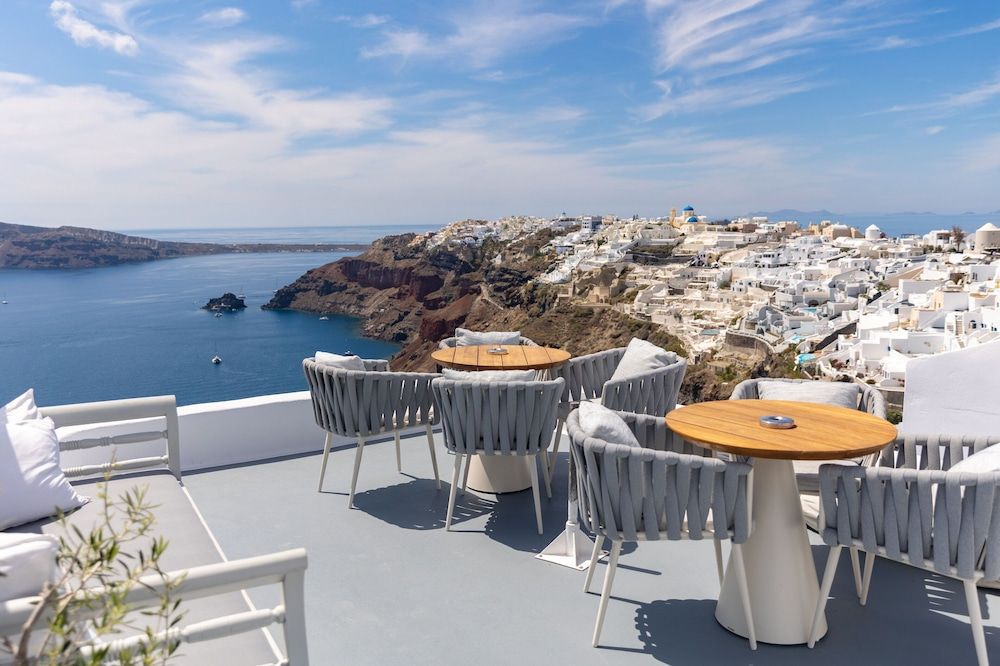 Katikies Santorini - Pelagos House - The Leading Hotels Of The World 2