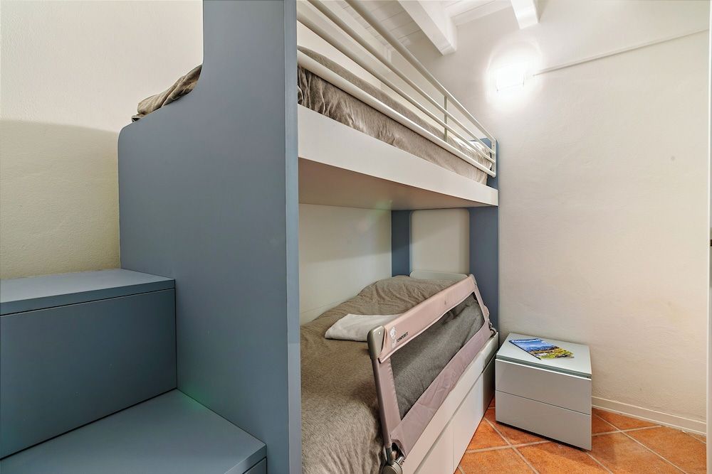 Magnolia House: Sirmione Apt for 4 With Shared Pool 2