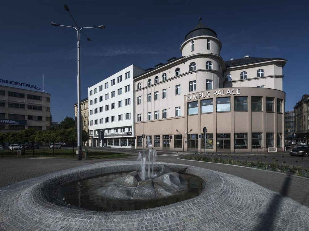 Kampus Palace 1
