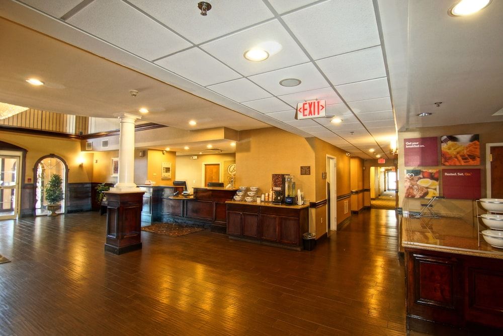 Comfort Suites Near University 2