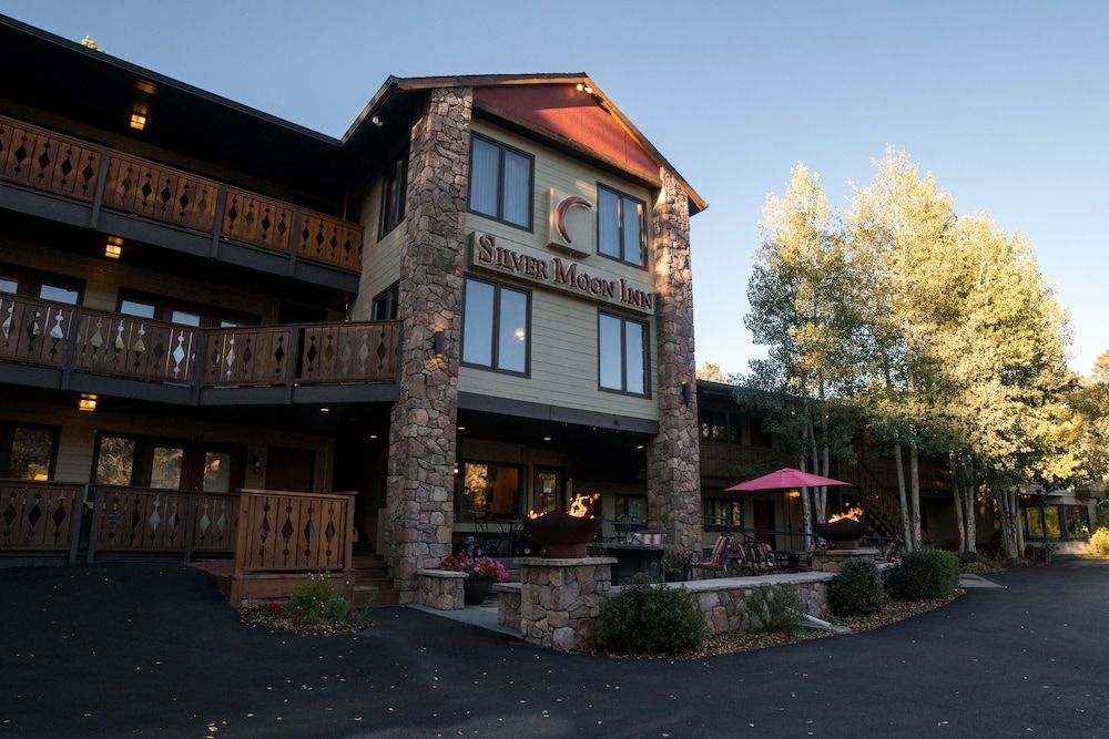 Silver Moon Inn 1