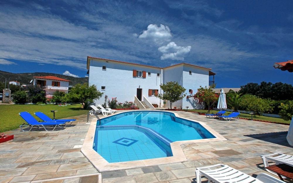 Pavlos Maria studios 1