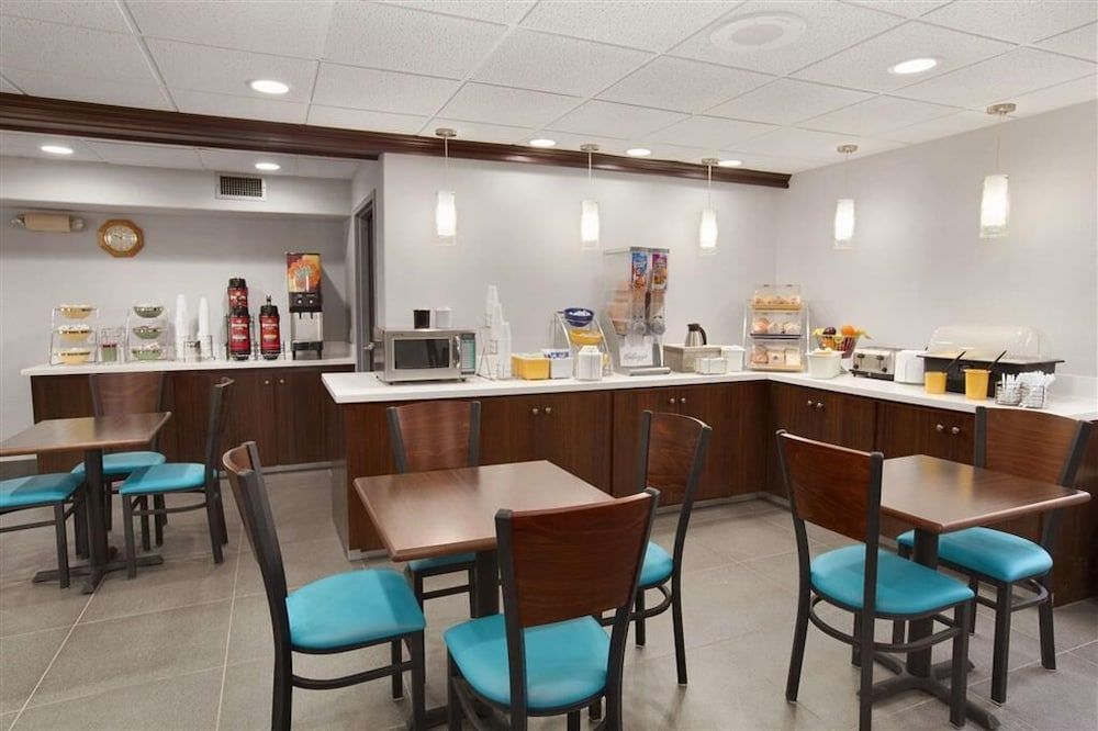 Hotel Kinder Express Near Coushatta Resort 2