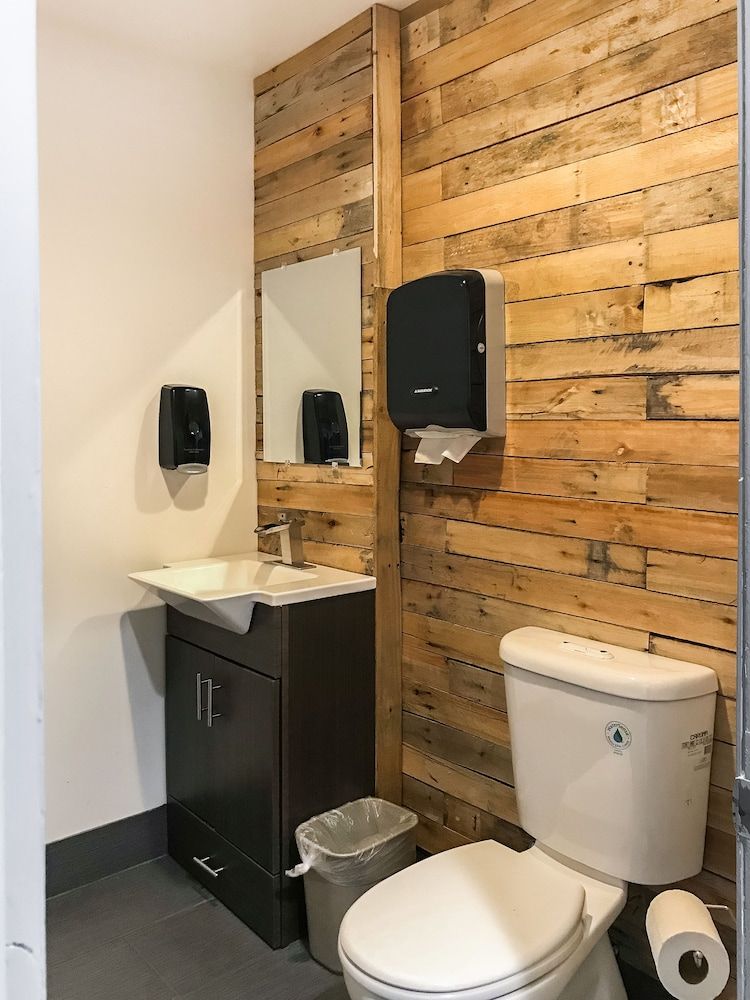 Days Inn by Wyndham Raleigh Glenwood-Crabtree 2