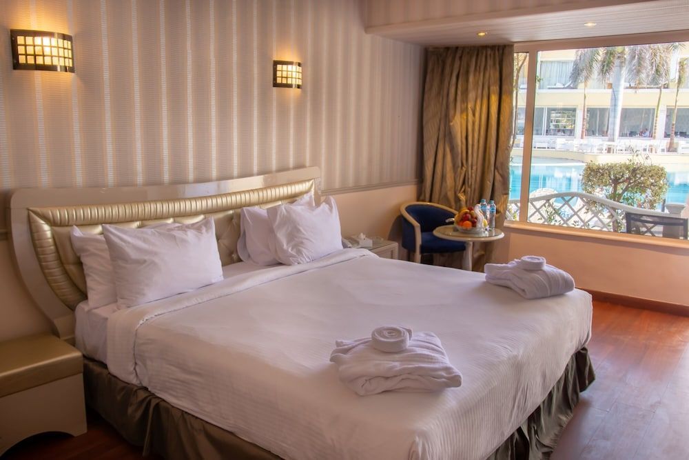 Paradise Inn Beach Resort 2