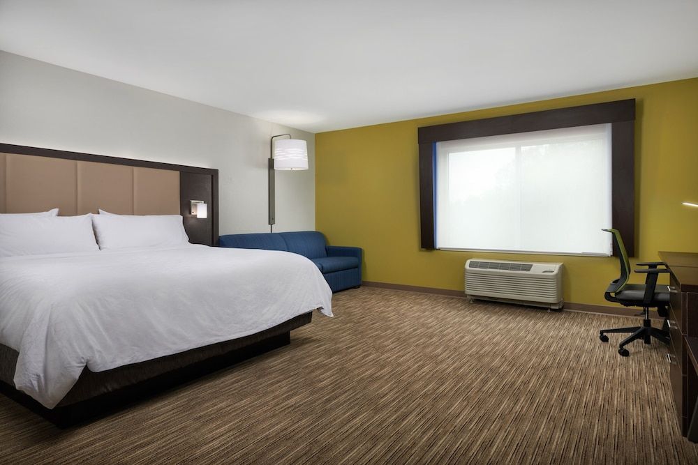 Holiday Inn Express AMHERST - LOCKPORT by IHG 2