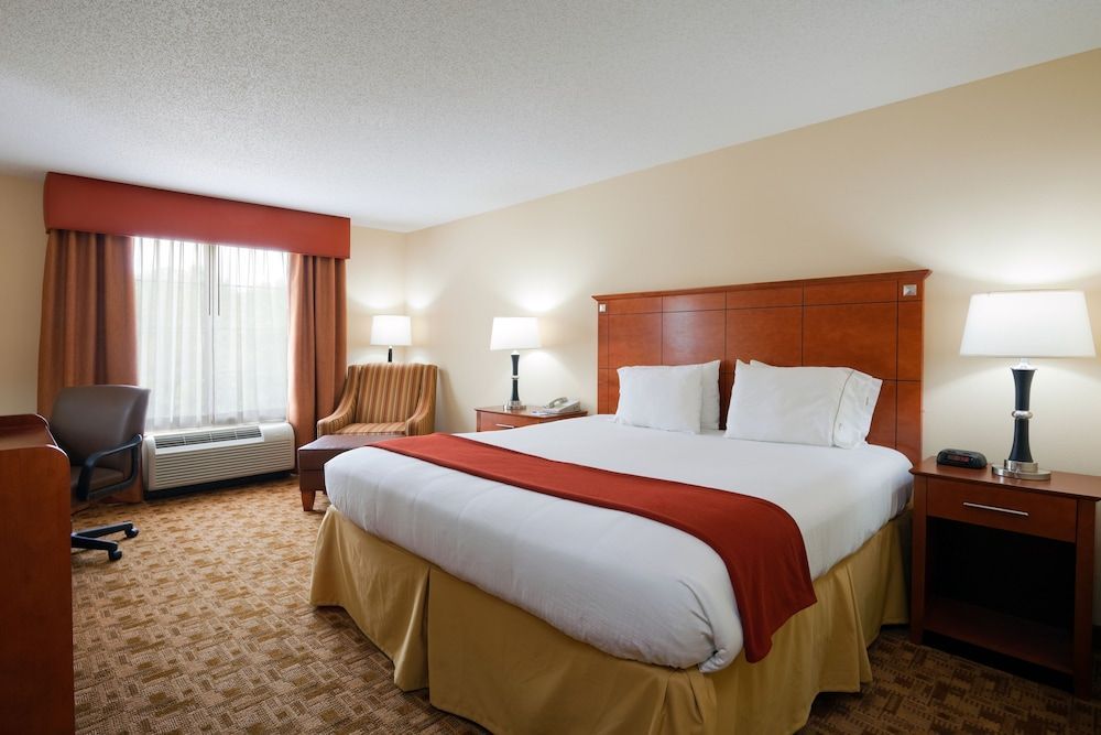 Holiday Inn Express & Suites PHENIX CITY - FT. BENNING by IHG 2