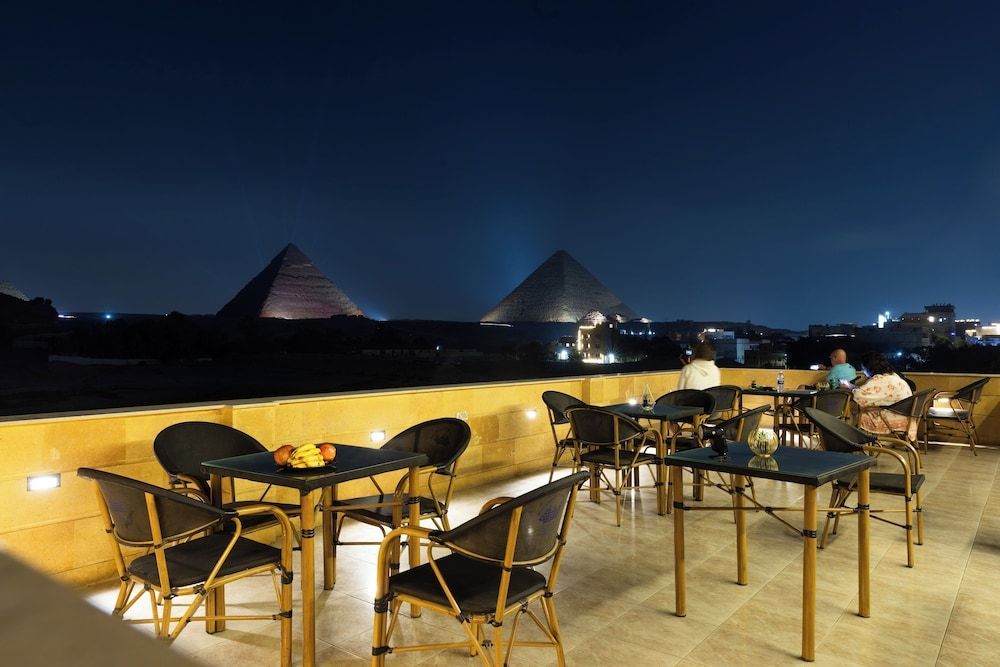 Pyramids Land Hotel 1
