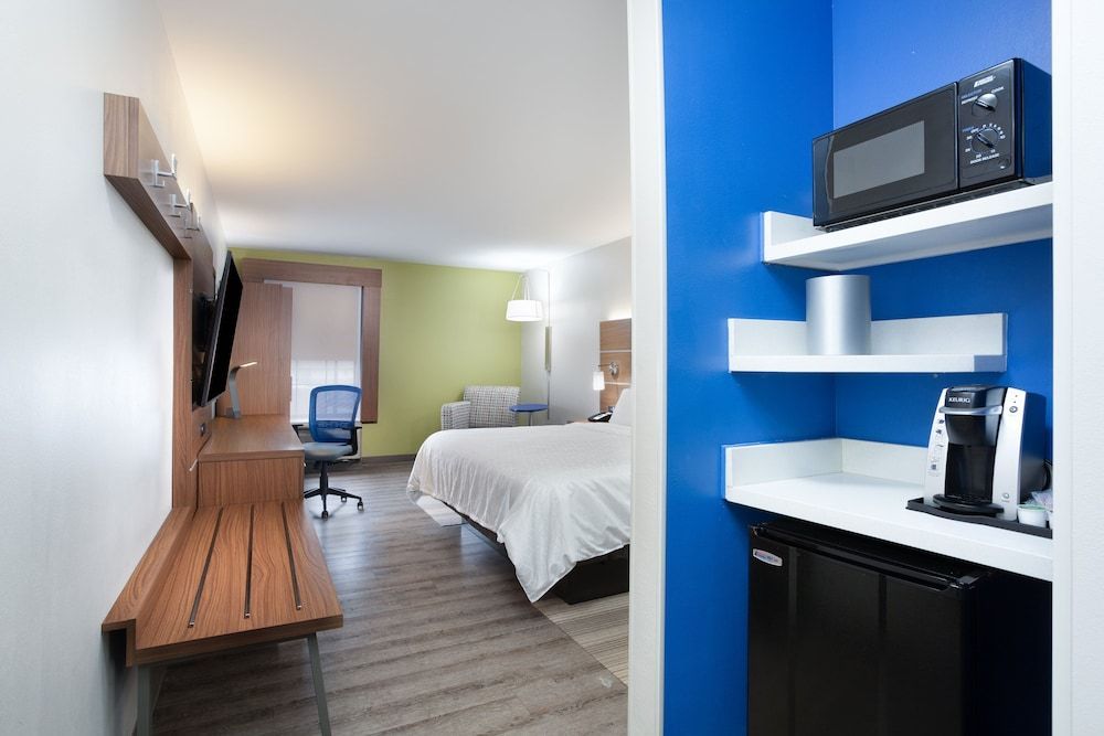 Holiday Inn Express & Suites MOREHEAD CITY by IHG 2