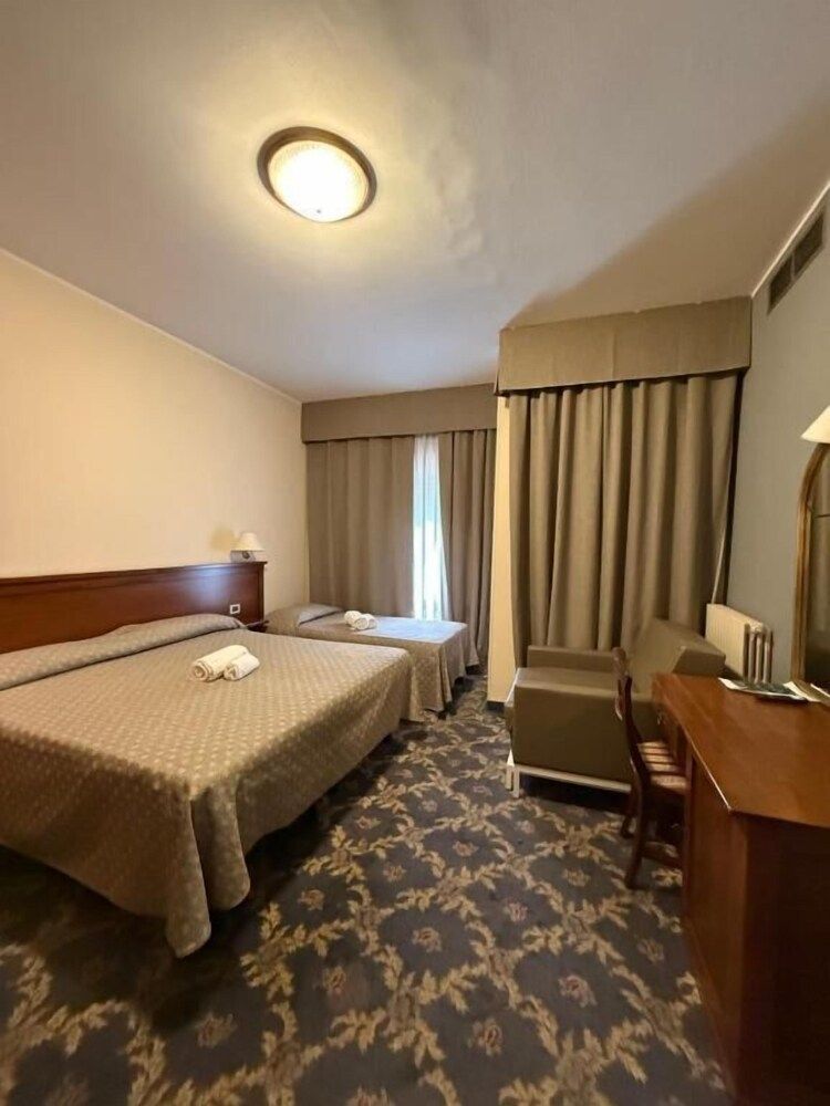 unity bank hotel terme padova RC12 1