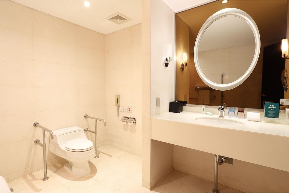 Holiday Inn SHANGHAI PUDONG NANPU by IHG 2