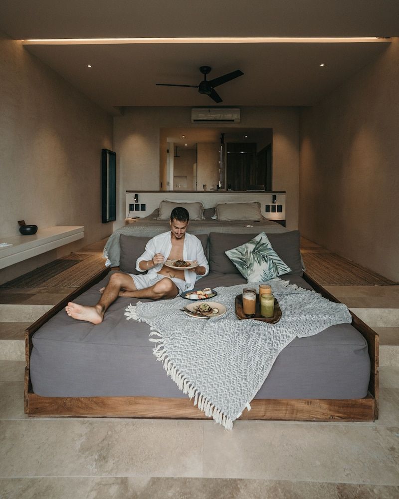 Casa Agape Boutique Hotel Rooftop Pool & Beach club access 2