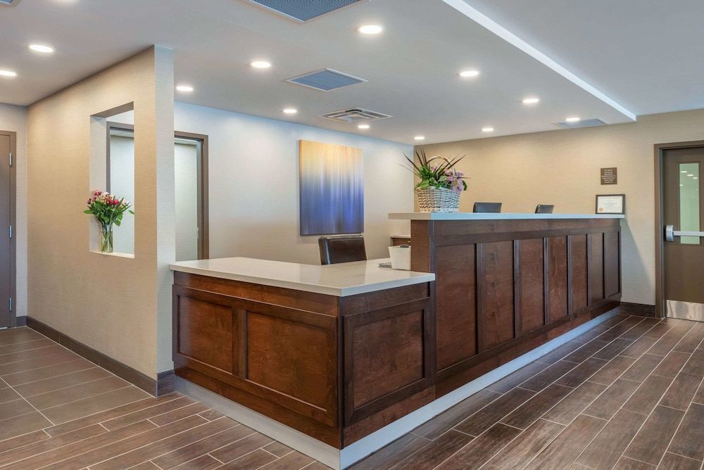 Comfort Inn & Suites 2